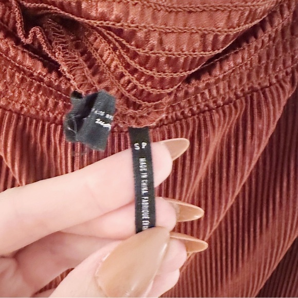 Urban Outfitters Pleated Rust Shiny Pants Elastic Waistband - Picture 2 of 7
